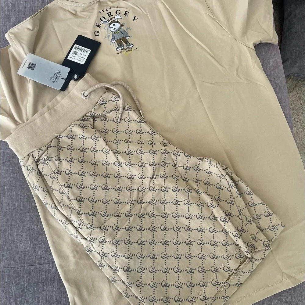 Avenue George V Paris Men’s Beige Short Set 2 piece set Rabbit Rhinestone NWT - Picture 3 of 9